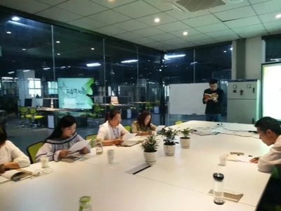 阜南E立方入駐企業(yè)咔咔媒新員工拓展培訓，助力商務信息咨詢服務升級